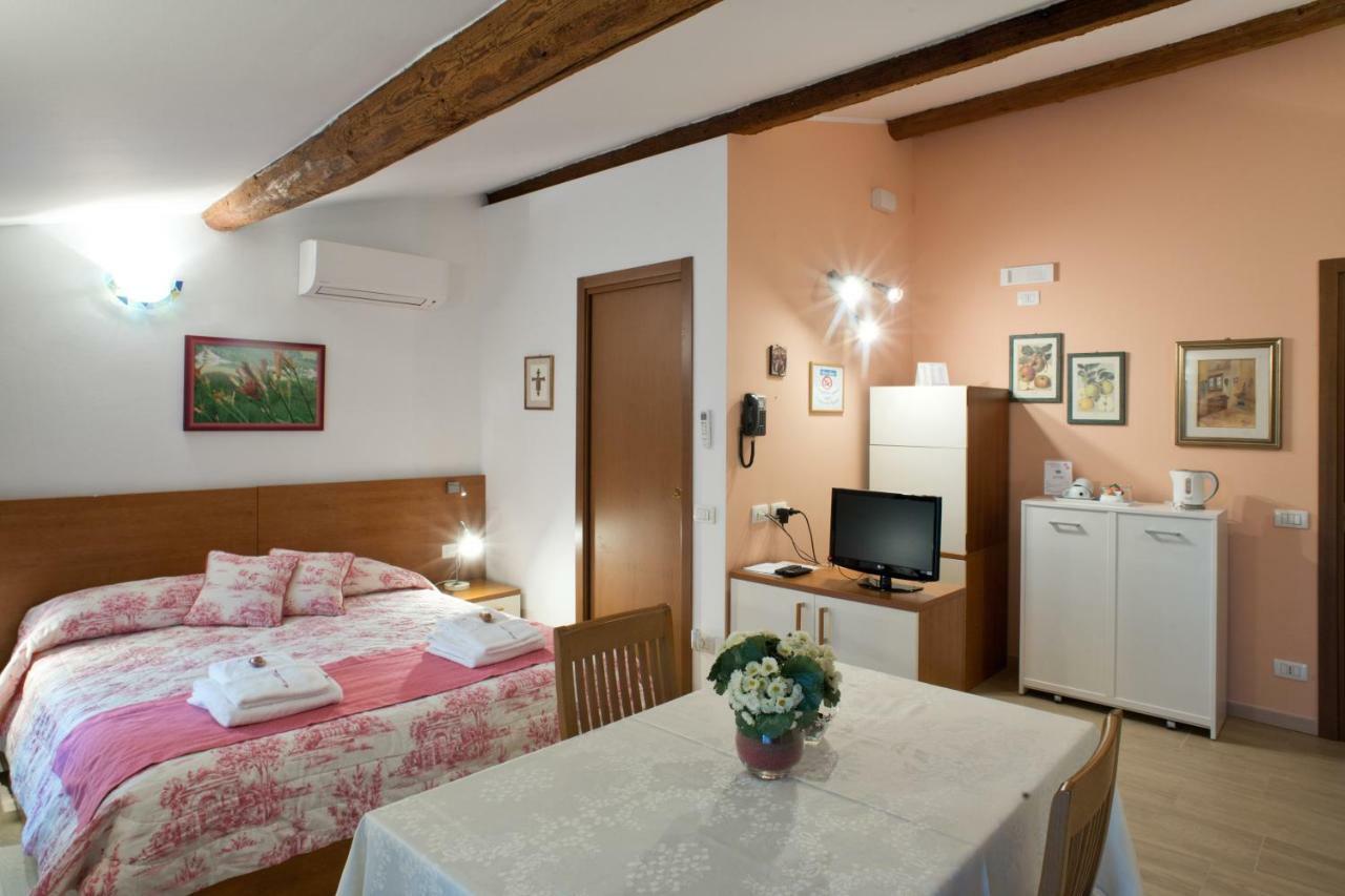 Vago B&B La Casa Di Rosa מראה חיצוני תמונה